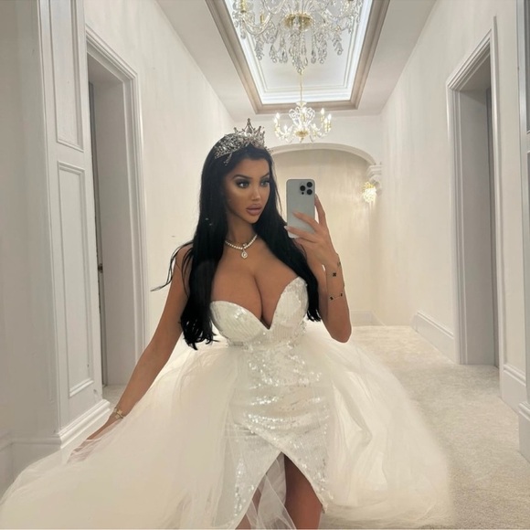 New Strapless Deep V Sequin Tulle Gown in White Size Medium - Picture 5 of 8